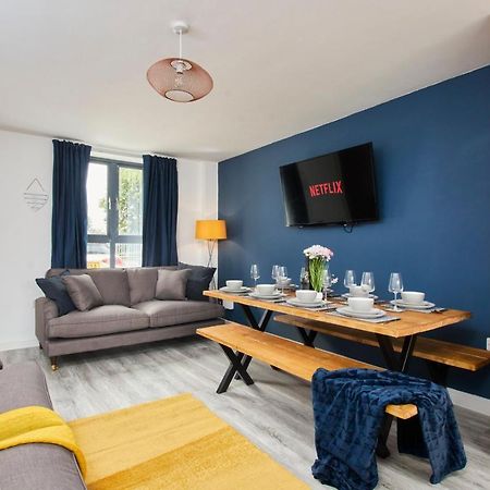 Вилла Fabulous 5 Bed House W Parking Манчестер Экстерьер фото