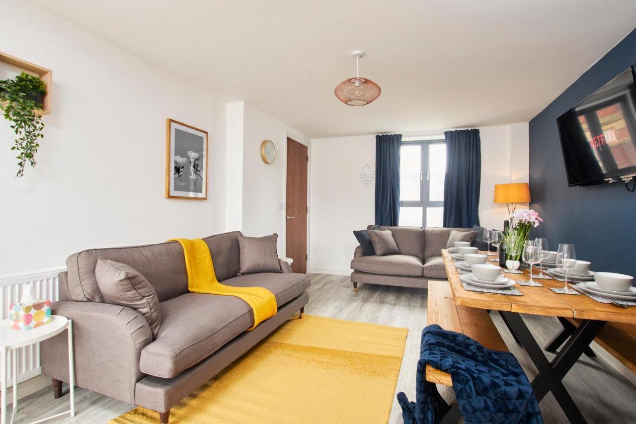 Вилла Fabulous 5 Bed House W Parking Манчестер Экстерьер фото
